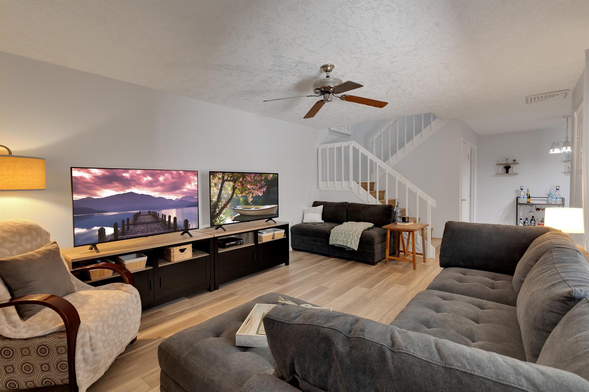 11th Ter, Palm Beach Gardens, FL 33418