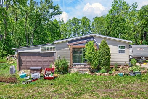 3359 Orion St Nw, North Canton, OH, 44720-5633 | Card Image