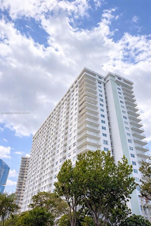 1225-500 Bayview Dr, Sunny Isles Beach, FL, 33160-4778 | Card Image