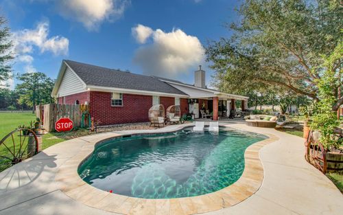 1139 County Road 2103, Weimar, TX, 78962-5148 | Card Image