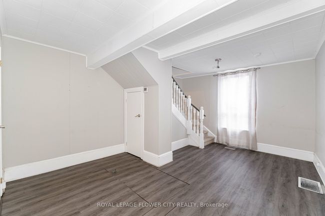 189 Dundas St N, House attached with 3 bedrooms, 2 bathrooms and 5 parking in Cambridge ON | Image 16