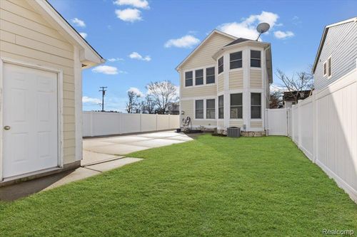 1109 Bennaville Ave, Birmingham, MI, 48009-1781 | Card Image