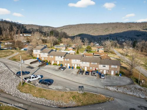 147 Waddell Cir, Oak Ridge, TN, 37830-5142 | Card Image