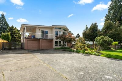 3150 Chrisdale Ave, House other with 5 bedrooms, 2 bathrooms and 6 parking in Burnaby BC | Image 2