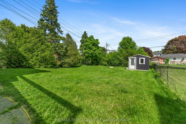 999 Portsmouth Ave, Home with 6 bedrooms, 3 bathrooms and 4 parking in Kingston ON | Image 40