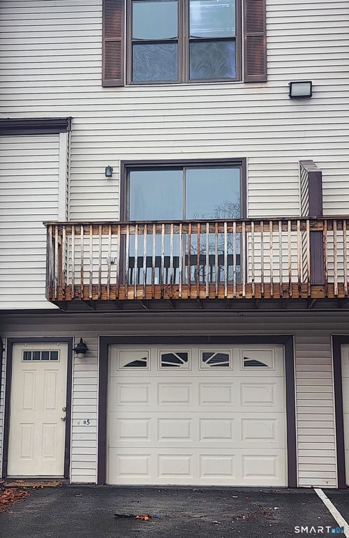 c15-15 Crest St, West Haven, CT, 06516-2691 | Card Image