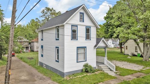 452 E Summit St, Alliance, OH, 44601-3057 | Card Image