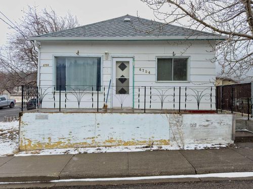 6754 17 Ave, Coleman, AB, T0K0M0 | Card Image