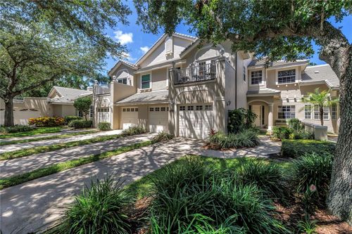 5090 White Pine Circle Ne, ST PETERSBURG, FL, 33703 | Card Image