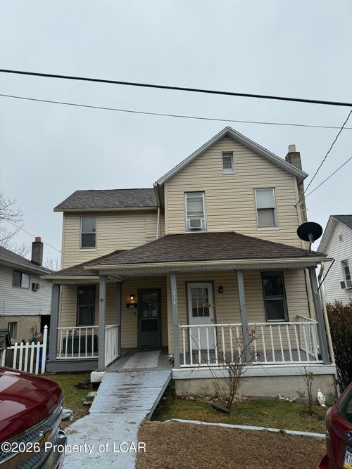214 Elizabeth St, Pittston, PA, 18640-1006 | Card Image