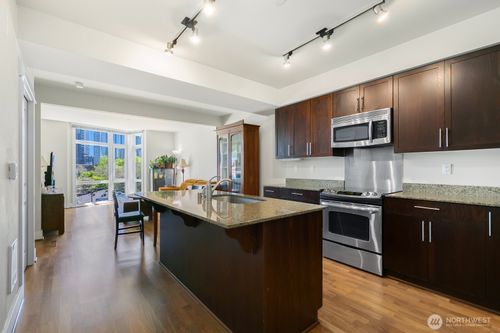 516-699 John St, Seattle, WA, 98109-5061 | Card Image