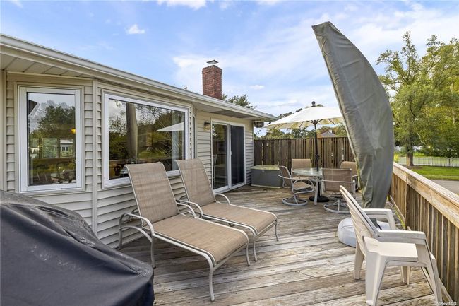 122 Hayrick Ln, House other with 4 bedrooms, 3 bathrooms and null parking in Commack NY | Image 32