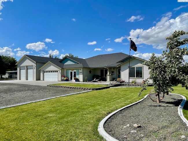 223108 E Perkins Rd, Home with 4 bedrooms, 4 bathrooms and null parking in Kennewick WA | Image 43
