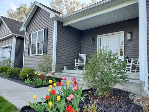 14 Ralph Cir, Chicopee, MA, 01020-3362 | Card Image