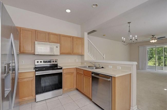 26539 Castleview Way, Townhouse with 3 bedrooms, 2 bathrooms and null parking in Wesley Chapel FL | Image 7