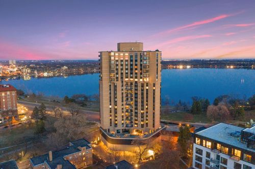 1805-2950 Dean Pkwy, Minneapolis, MN, 55416-4336 | Card Image
