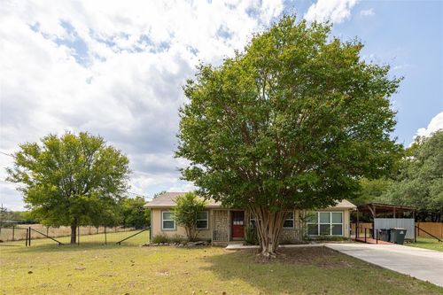275 Stoney Creek Meadows Dr, Wimberley, TX, 78676-5639 | Card Image