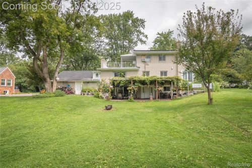 30853 Rockdale Ave, Farmington Hills, MI, 48336-3354 | Card Image