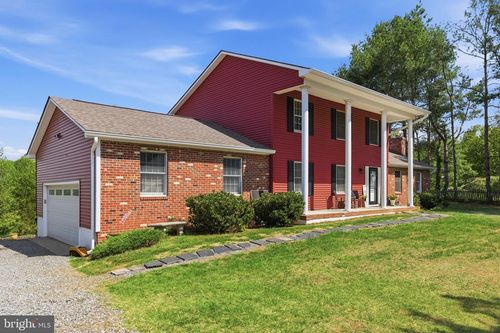 860 Hartwood Rd, Fredericksburg, VA, 22406-4113 | Card Image