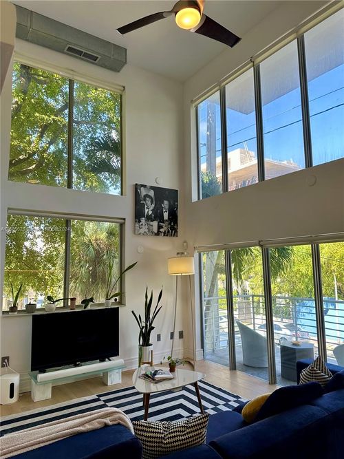 apt-3-900 4th St, Miami Beach, FL, 33139-6840 | Card Image