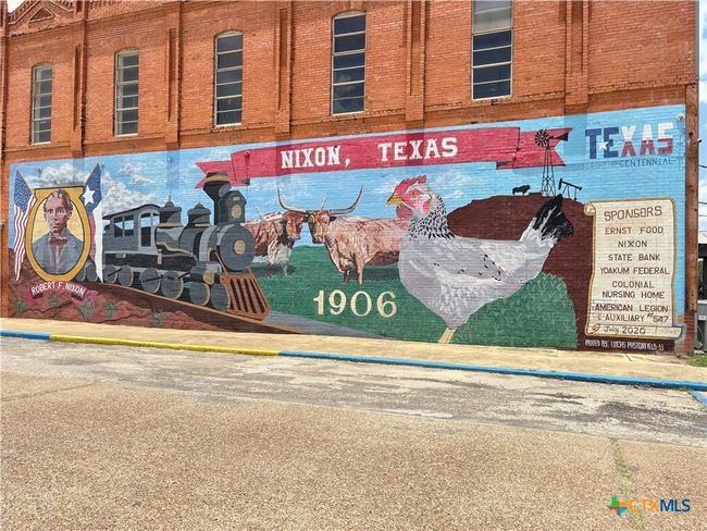 708 E 5 Th St, House other with 3 bedrooms, 2 bathrooms and null parking in Nixon TX | Image 33