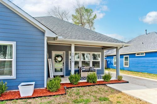 1018 Chase St, Denison, TX, 75020-6917 | Card Image