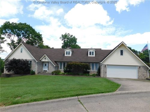 816 Shrewsbury Dr, Saint Albans, WV, 25177-3984 | Card Image