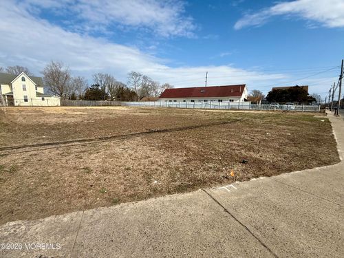 82 E Bay Avenue, Manahawkin, NJ, 08050 | Card Image
