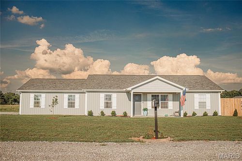 9 Powers Ln, Sikeston, MO, 63801-4203 | Card Image