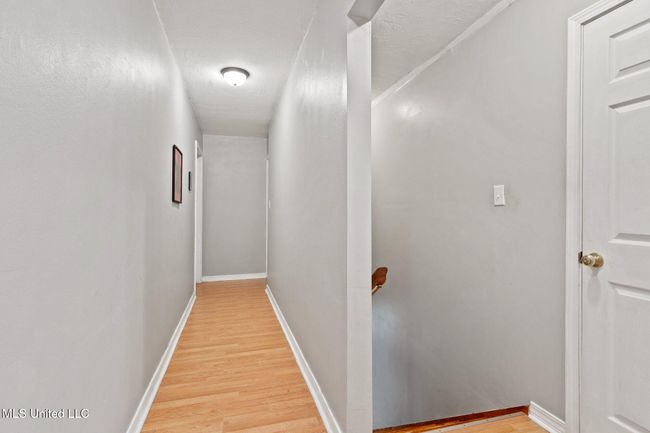 Second floor hall | Image 14
