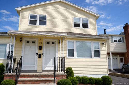 2nd-fl-34 Lenox Ave, Westbury, NY, 11590-4394 | Card Image