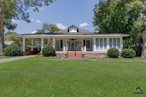 1090 Borum St, Unadilla, GA, 31091-3690 | Card Image