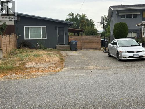 880 Hollydell Rd, Kelowna, BC, V1X1L7 | Card Image