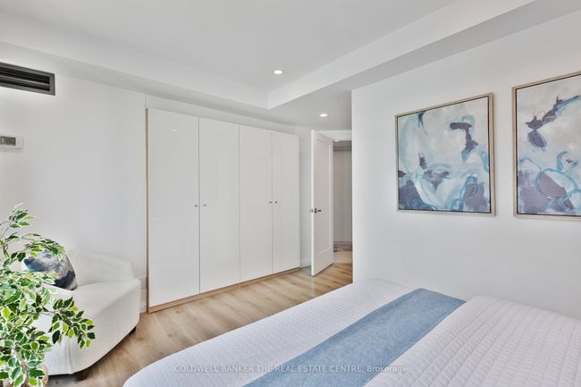 2002 - 99 Harbour Sq, Condo with 2 bedrooms, 2 bathrooms and 1 parking in Toronto ON | Image 18