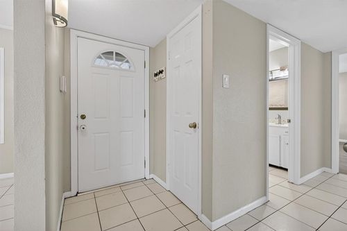 114 Maple Dr, Portland, TX, 78374-1432 | Card Image