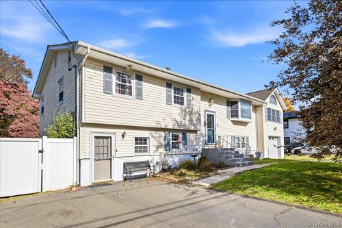 32 Gilmore Dr, Stony Point, NY, 10980-1006 | Card Image