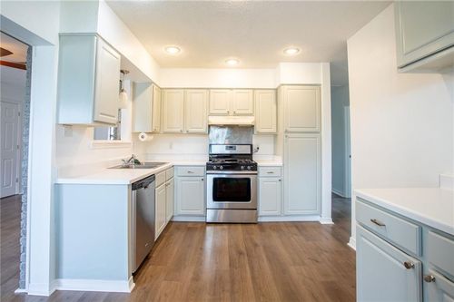 705 N Lester Ave, Metairie, LA, 70003-6133 | Card Image