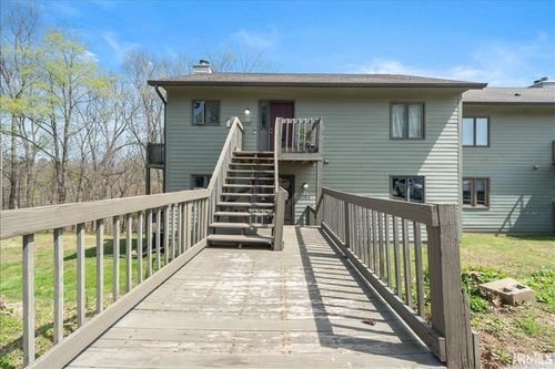 9393 S Pointe Retreat Dr, Bloomington, IN, 47401-8429 | Card Image