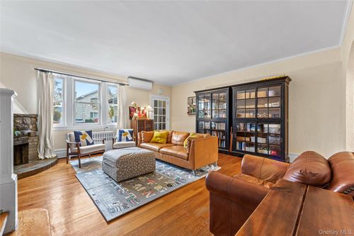 32 213th St, Bayside, NY, 11361-1057 | Card Image