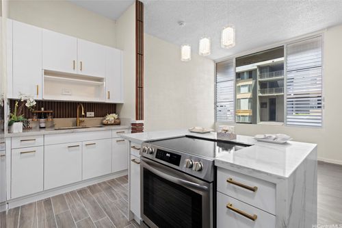 apt-g125-94-246 Leoku St, Waipahu, HI, 96797-1910 | Card Image