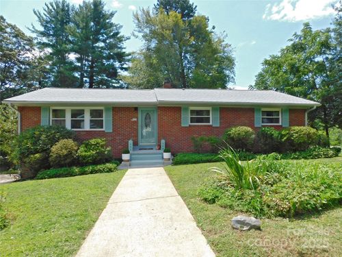 366 Hawthorne Dr, Brevard, NC, 28712-3493 | Card Image