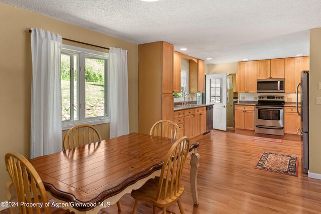 Dining and Kitchen | Image 10