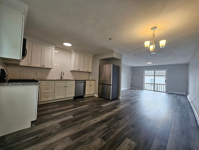 APT-4 - 434 Linden St, Condo with 3 bedrooms, 2 bathrooms and 2 parking in Fall River MA | Image 9