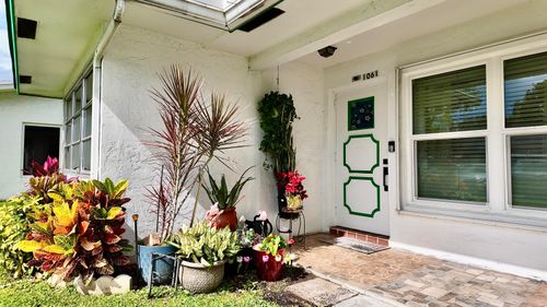 1061 Nw 85th Ter, Plantation, FL, 33322-4548 | Card Image