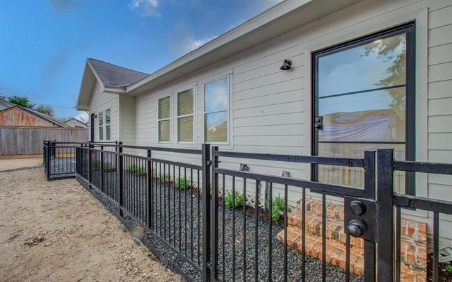 4006 Navigation Blvd, Home with 1 bedrooms, 1 bathrooms and null parking in Houston TX | Image 5