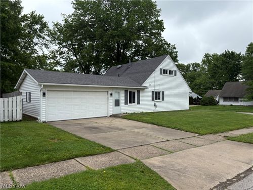 2300 Giffels Drive, Cuyahoga Falls, OH, 44221 | Card Image