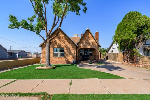 620 Maple St, Winslow, AZ, 86047-3362 | Card Image