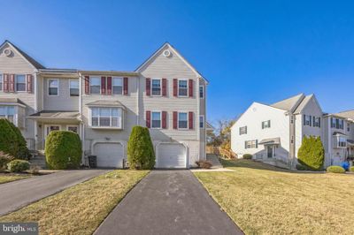 223 Spring Valley Way, Townhouse with 3 bedrooms, 2 bathrooms and null parking in ASTON PA | Image 1