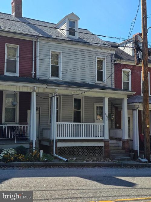 230 Rexmont Rd, Lebanon, PA, 17042-8607 | Card Image