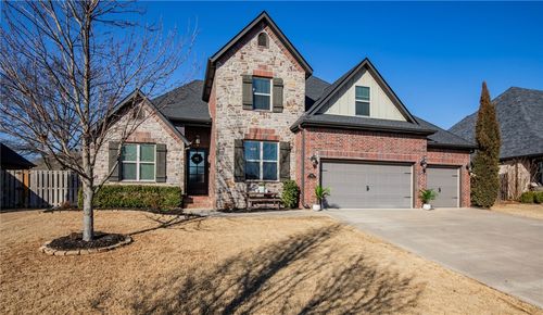 702 Se Fullerton St, Bentonville, AR, 72712-4664 | Card Image